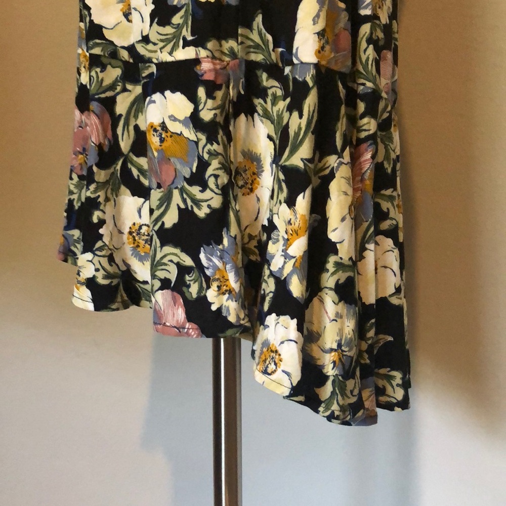 Spring HiLow Dress - Picture 4 of 5